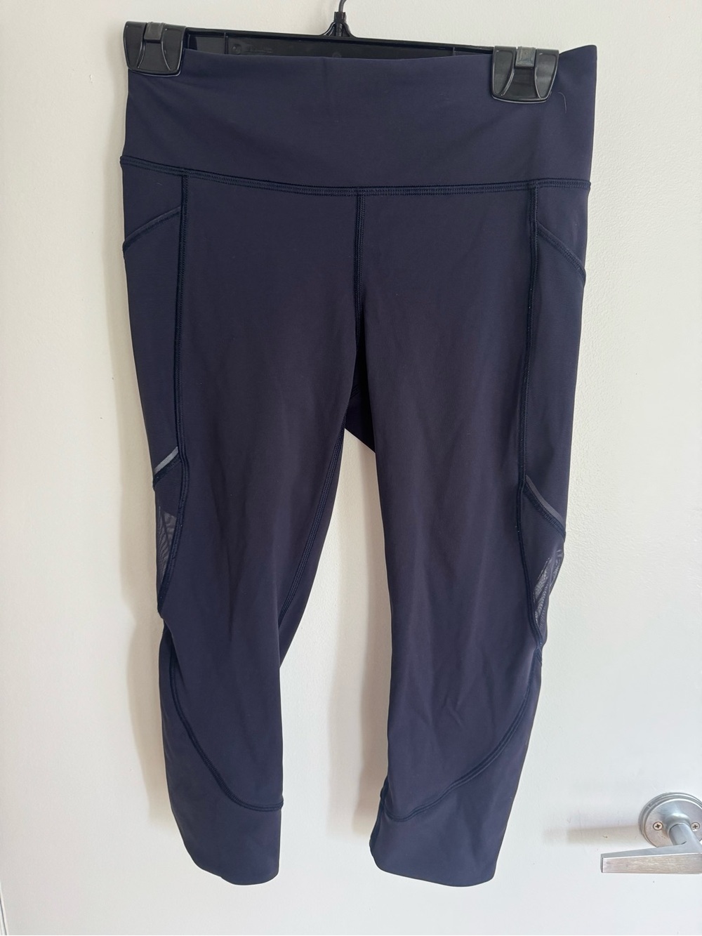 lululemon athletica - Fast and Free Navy Crop Leggings with Mesh Panels - Picture 2 of 4